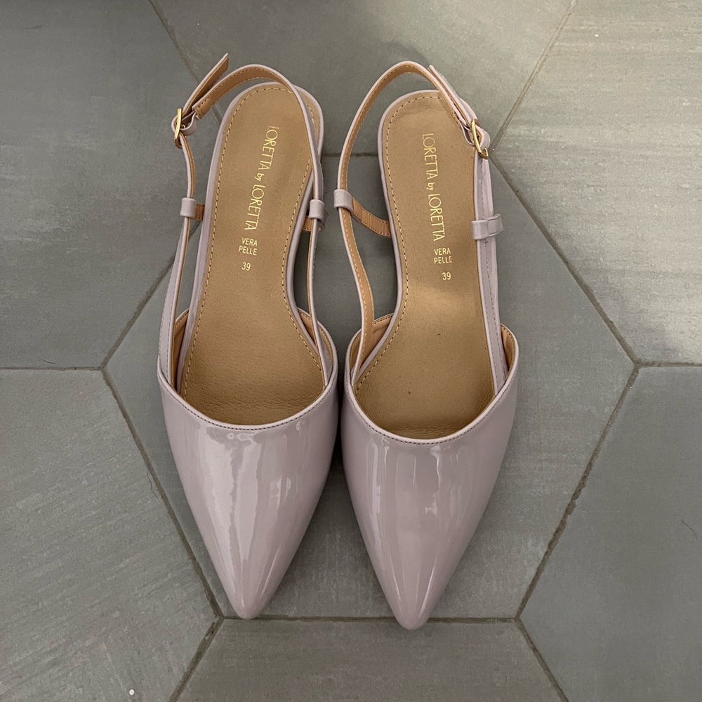 Light purple, pointed toe flats!! Bought in Italy, Never worn outside of store!